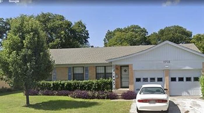 1st image of 1711 Palace Dr