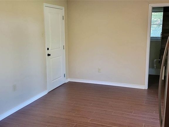 3rd image of 1003 Harrington Ave