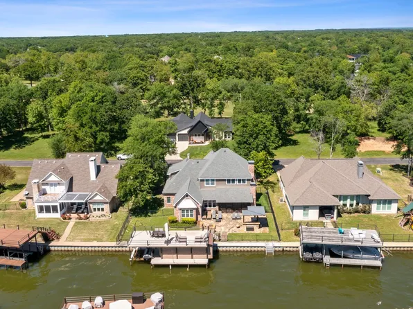 252 Saint Andrews Dr E, Mabank, TX 75156