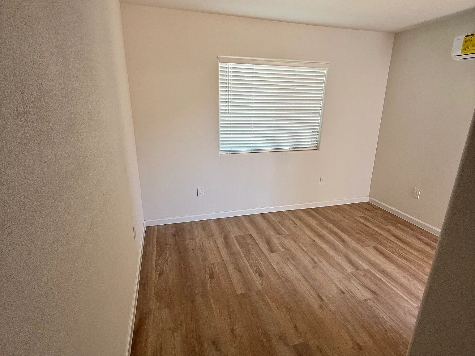 Studio, $950 — Photo 4