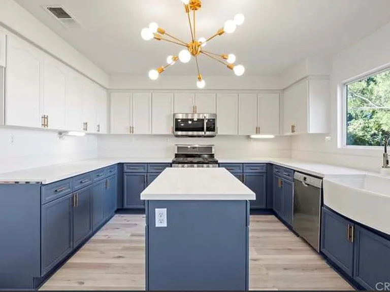 6833 Andover Ave — Photo 9