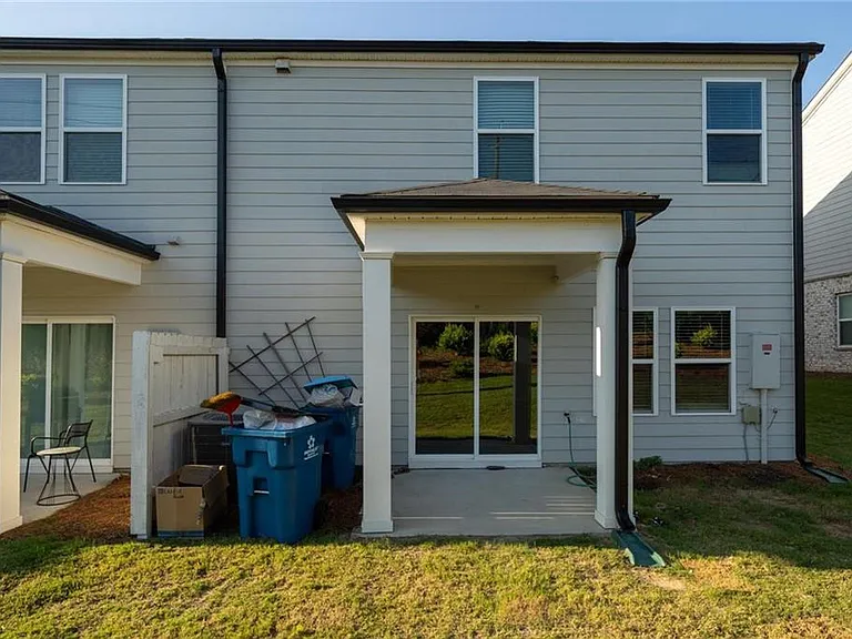 1030 Sunny Lake Dr — Photo 4