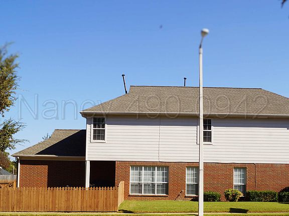 2nd image of 10428 Kensington Cir