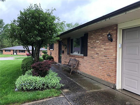 3rd image of 6113 Crest Oak Pl