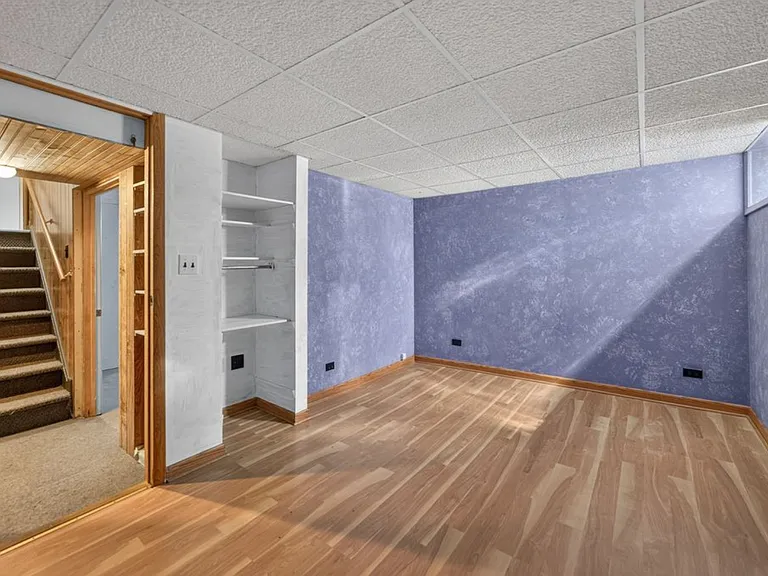9228 Robinson Ave — Photo 13