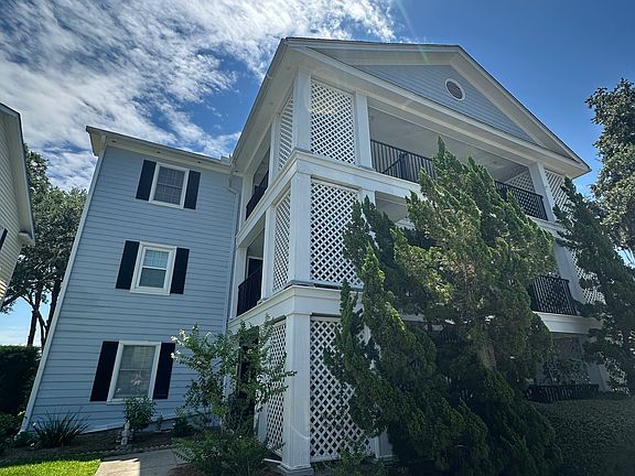 2nd image of 11 Riverwind Dr Unit 11