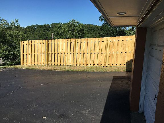 5th image of 218 Creston Dr