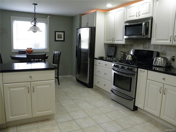 2nd image of 31 Sprucewood Dr
