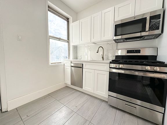 3rd image of 1916 Palmer Ave APT 2L