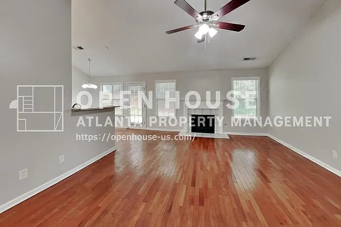 3 bed, 2.0 bath, 1913 sqft, $2,060 — Photo 3