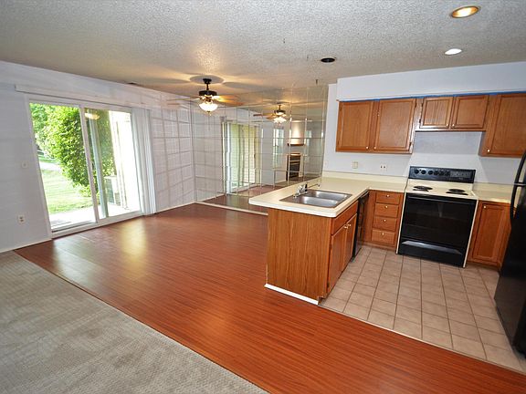 4th image of 4958 Oakhill Dr #73-1