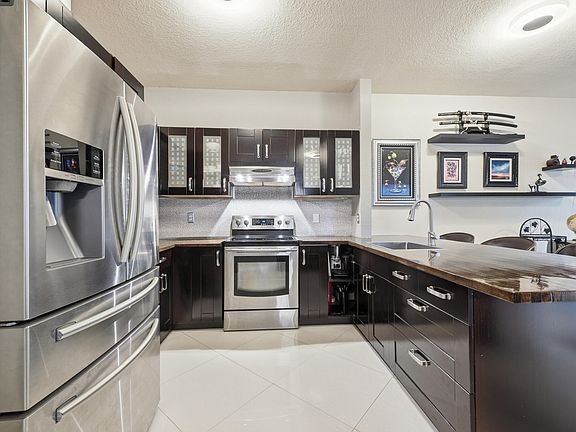 3rd image of 5673 NW 117th Avenue