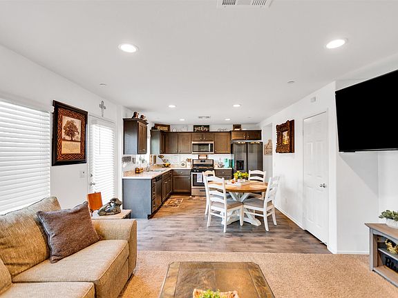 3rd image of 85226 Avenida Tacuba