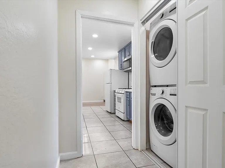 2925 Magnolia St #A — Photo 11