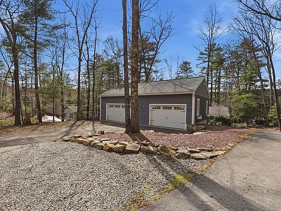 5th image of 104 S Shore Dr
