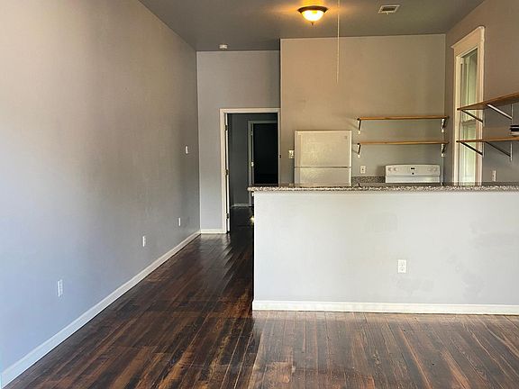 2nd image of 706 Tricou St #706
