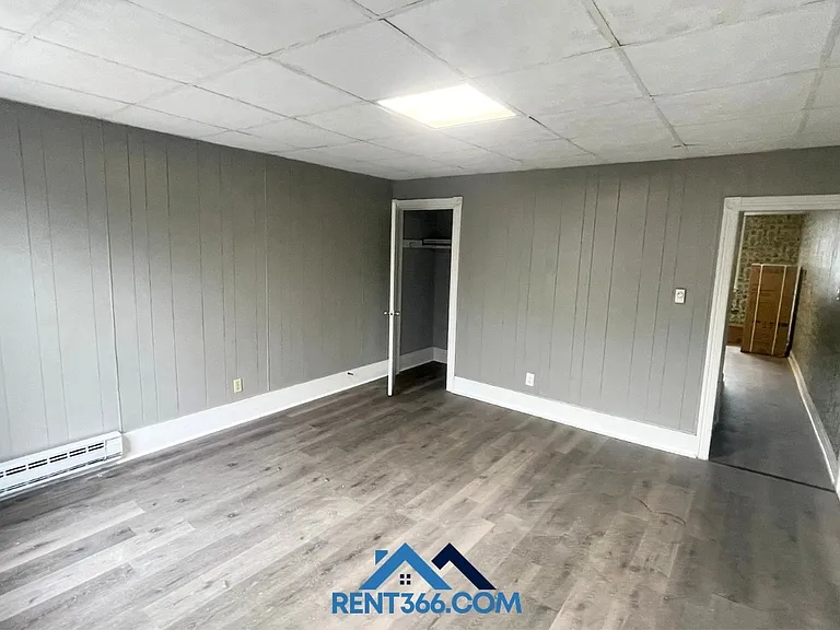 929 Center St #3 — Photo 7