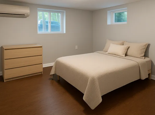 1002 N Aurora Street