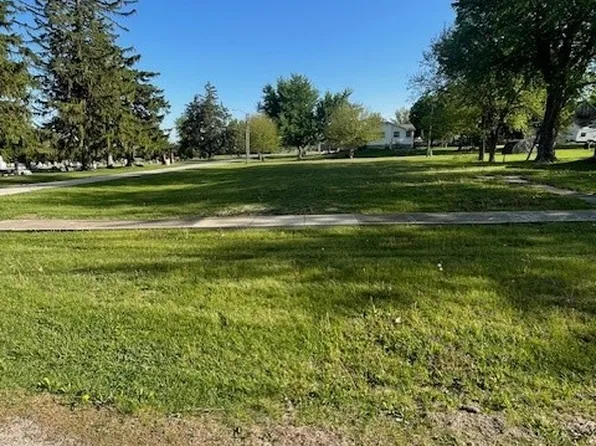 509 Jensen St, Grand Mound, IA 52751