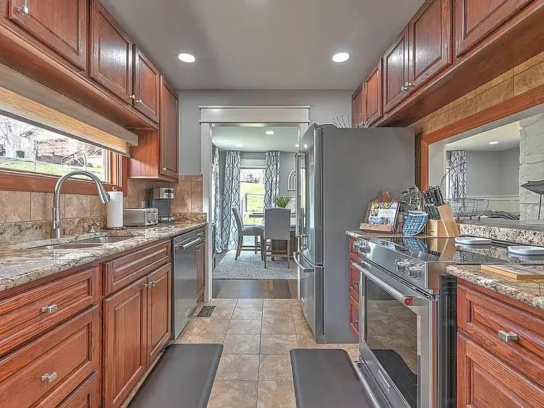 Lake Haven Dr — Photo 7