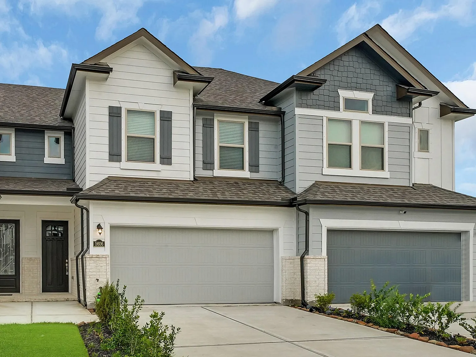 3 bed, 2.5 bath, 1703 sqft, $2,300 — Photo 2