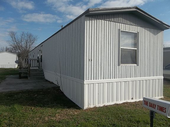 3rd image of 534 Azalea Dr