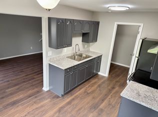 102 W Countryside Pkwy APT B, Yorkville, IL 60560