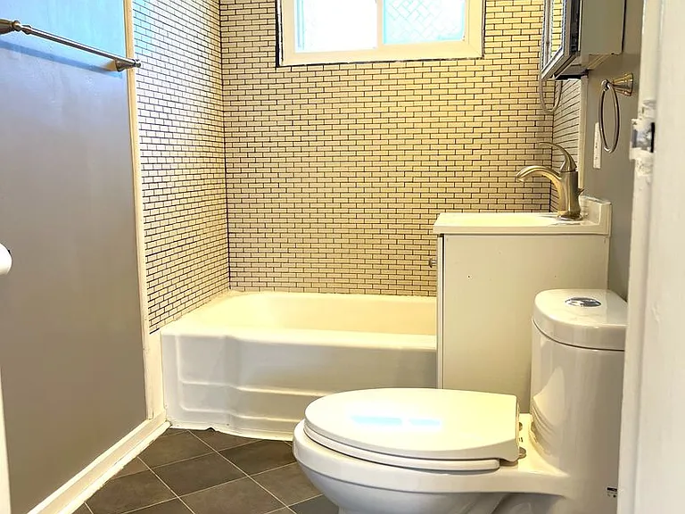 2638 Rahn Ave — Photo 9