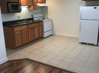 611 N Roosevelt Ave #201, Bloomington, IL 61701