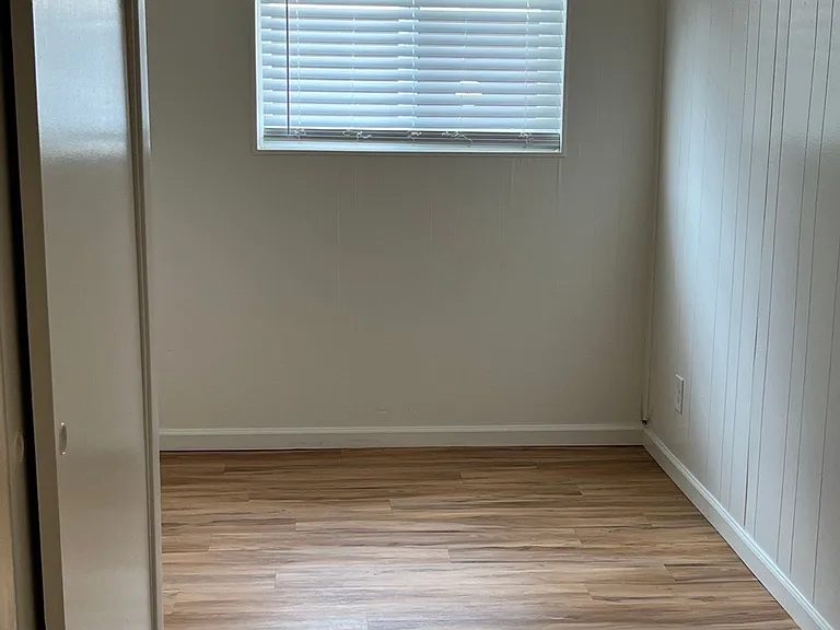 1 Bedroom on Ingraham Street blocks from the beach in Pacific Beach! — Photo 11