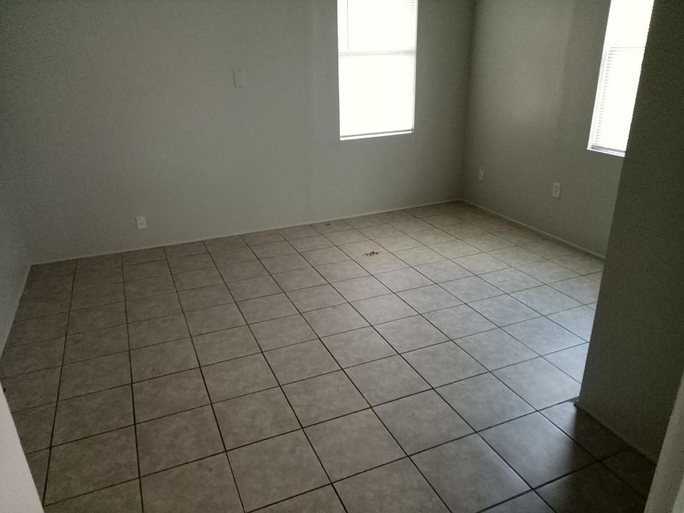 1st image of 302 W Baylor
