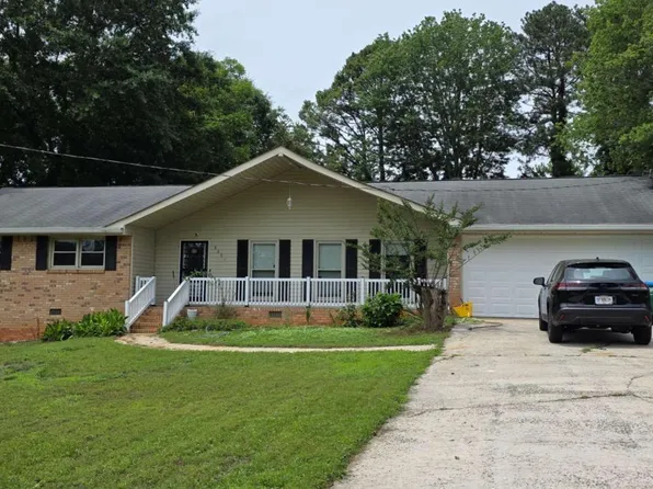 5201 Vivid Dr, Stone Mountain, GA 30087