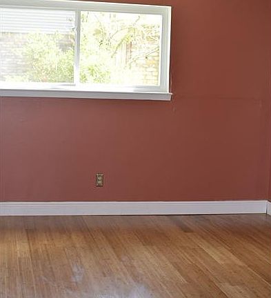 5th image of 2152 Valentine Ct