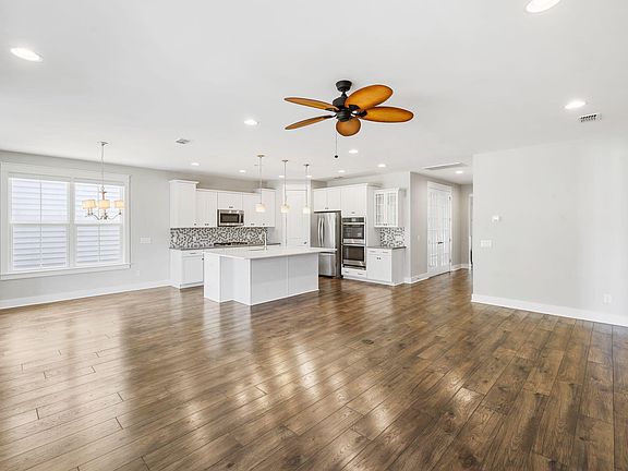 3rd image of 548 Four Seasons Blvd