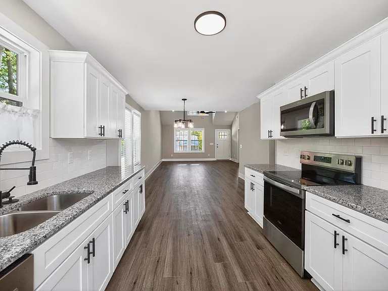 206 Ross Ave #110 — Photo 16