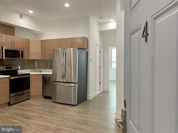 3rd image of 1231 Vine St #4