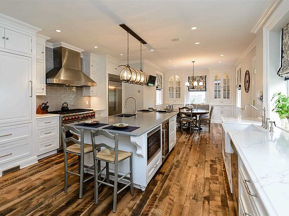 5th image of 83 3rd St