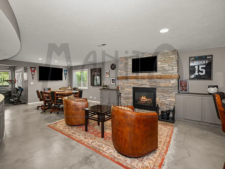 115 E Meadowlane Rd — Photo 28