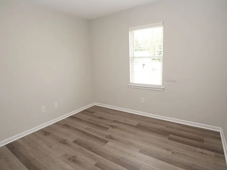 116 Howell Dr — Photo 23