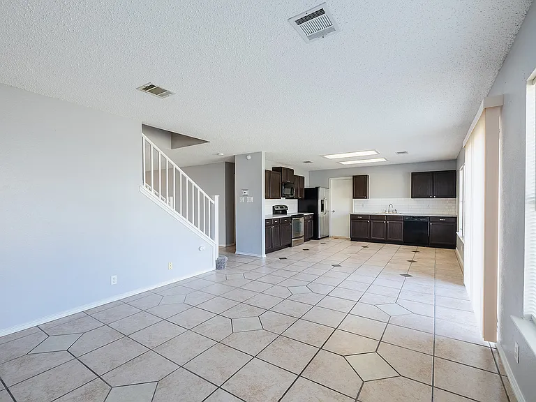 1240 Dexford Dr — Photo 11