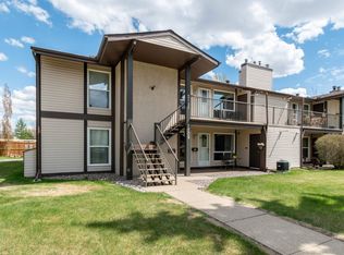 2109 Saddleback Rd NW, Edmonton, AB T6J4T4
