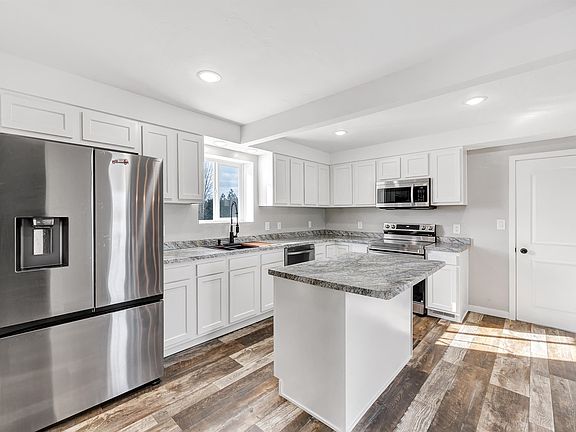 3rd image of 6208 Kriescher Rd