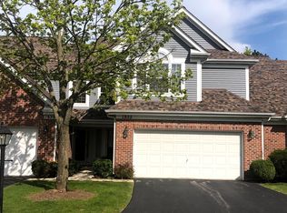 1935 Silver Lake Rd, Arlington Heights, IL 60004
