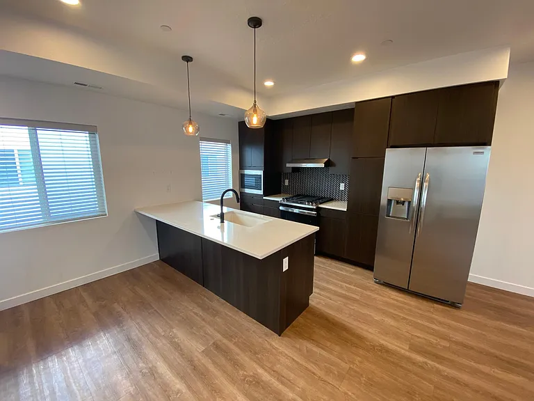 1660 S Major St E #17 — Photo 3