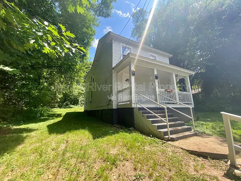 710 Grady St #B — Photo 2