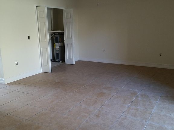3rd image of 219 Scottsdale Sq
