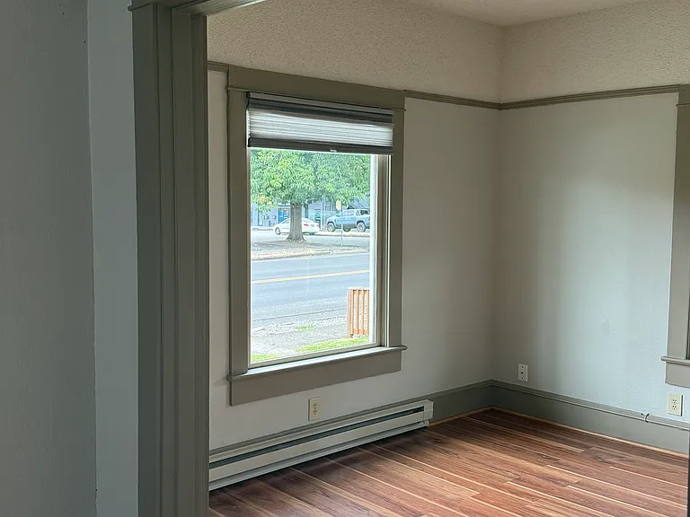 524 NE 2nd Ave — Photo 6