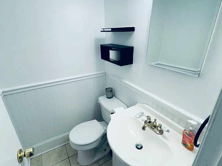 1209 Bostian Dr — Photo 4