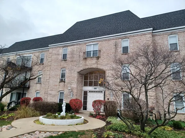 5001 Carriageway Dr #A-202, Rolling Meadows, IL 60008