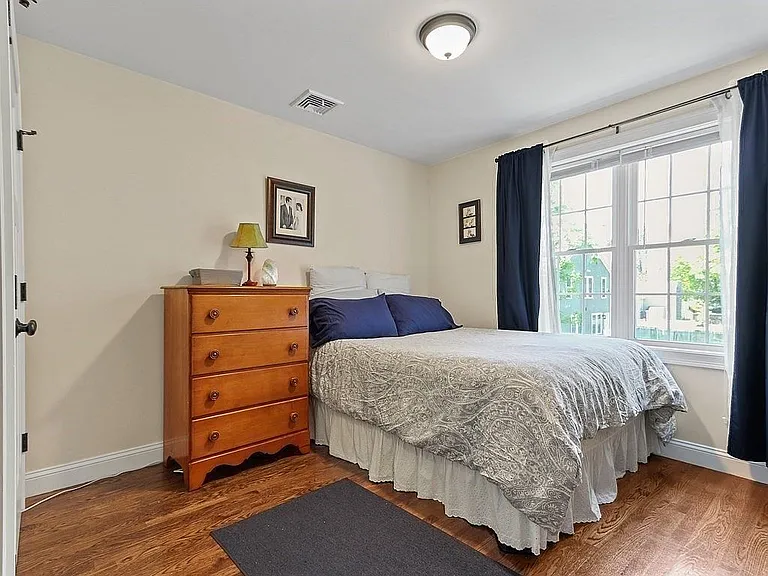 214 Shaw St — Photo 24